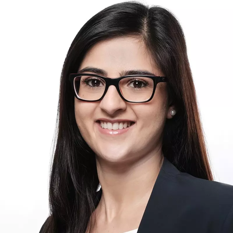 Heena Dhingra Portrait von Steuerberaterin Heena Dhingra