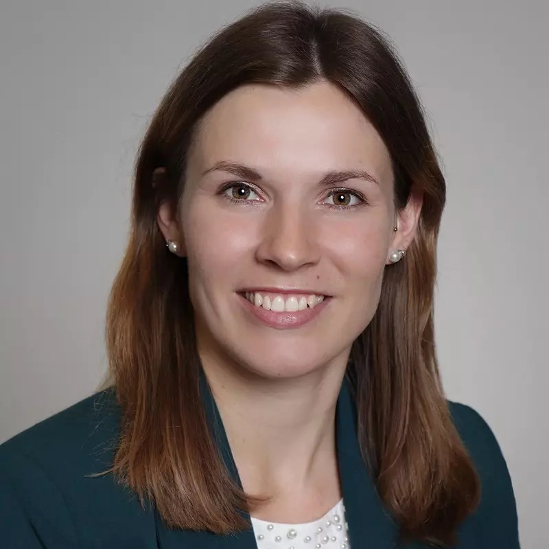 Sabrina Holderbaum Portrait von Steuerberaterin Sabrina Holderbaum